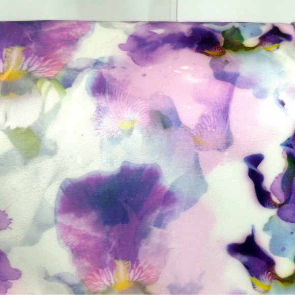 Tahari Hanging Travel Toiletries Bag Purple Watercolor Print Metallic Trim NWOT - Picture 4 of 10